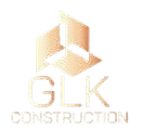 Logo GLK Construction, avec un symbole abstrait 3D géométrique couleur or/bronze évoquant l'architecture. Le texte GLK est en grand, et CONSTRUCTION est visible en dessous.